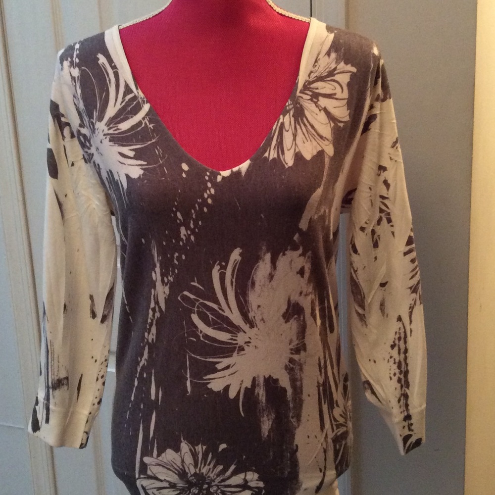Gray And White Cut Cute Tunic Top